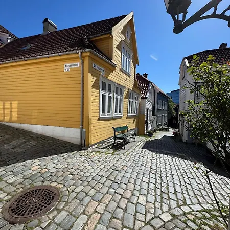Bo I Bergens Eldste Smau Pa Nostet - Sentralt Og Rolig 卑爾根