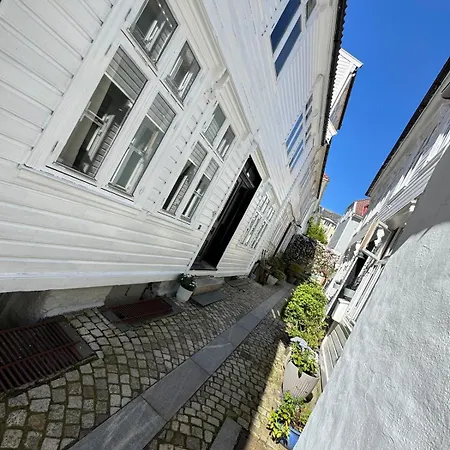 Bo I Bergens Eldste Smau Pa Nostet - Sentralt Og Rolig * 卑爾根