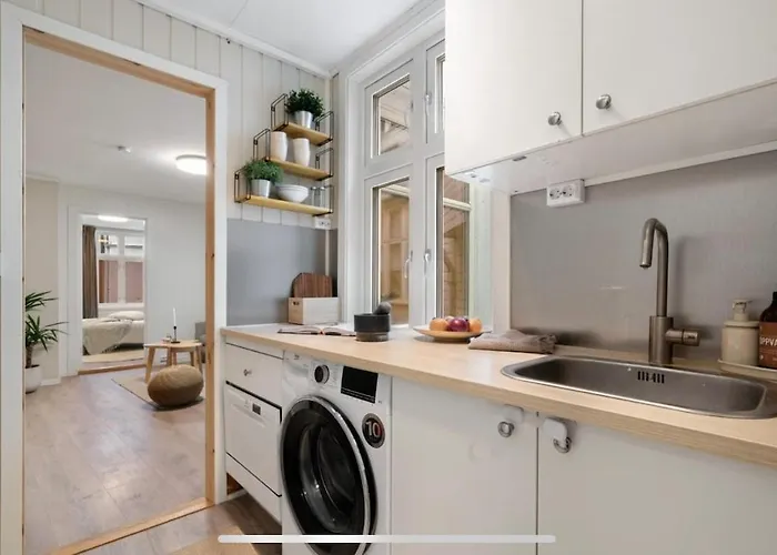 Bo I Bergens Eldste Smau Pa Nostet - Sentralt Og Rolig