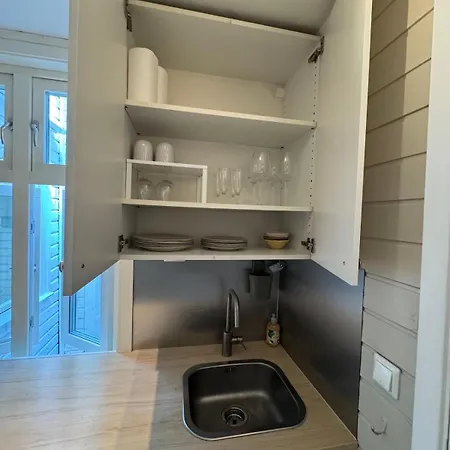 Bo I Bergens Eldste Smau Pa Nostet - Sentralt Og Rolig Apartament Bergen