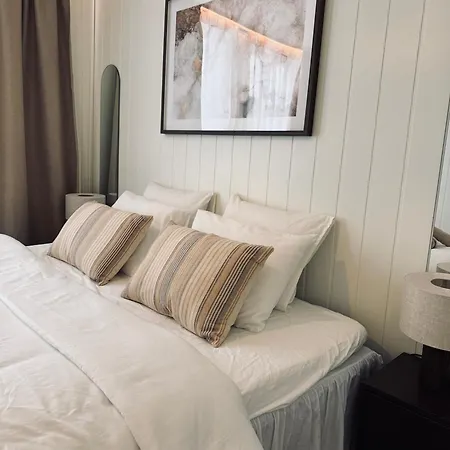 Bo I Bergens Eldste Smau Pa Nostet - Sentralt Og Rolig * Bergen