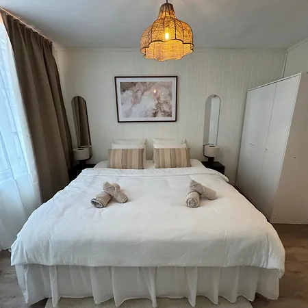 Bo I Bergens Eldste Smau Pa Nostet - Sentralt Og Rolig Apartamento *