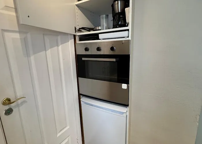 Bo I Bergens Eldste Smau Pa Nostet - Sentralt Og Rolig Bergen