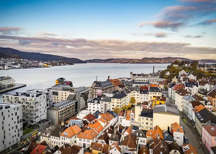 Bo I Bergens Eldste Smau Pa Nostet - Sentralt Og Rolig * Bergen