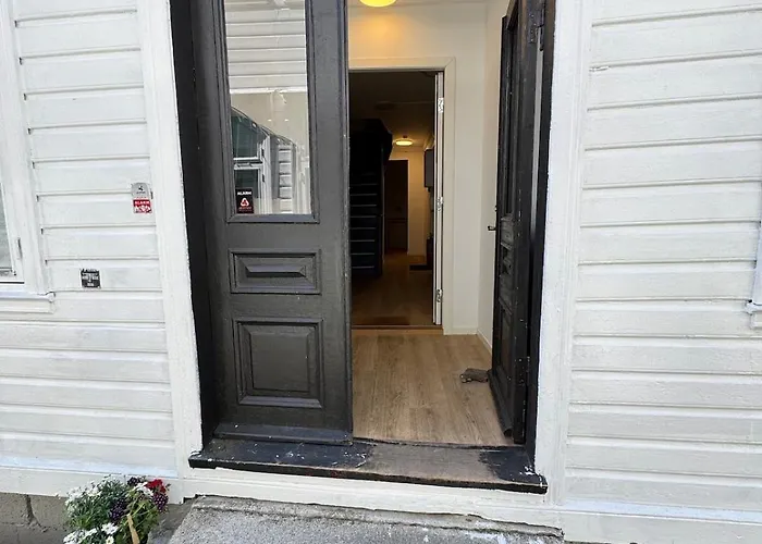 Bo I Bergens Eldste Smau Pa Nostet - Sentralt Og Rolig * Bergen