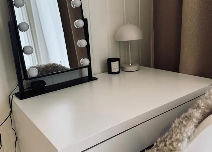 Bo I Bergens Eldste Smau Pa Nostet - Sentralt Og Rolig Apartament *