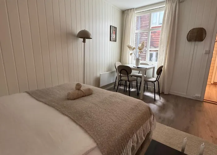 Apartament Bo I Bergens Eldste Smau Pa Nostet - Sentralt Og Rolig *