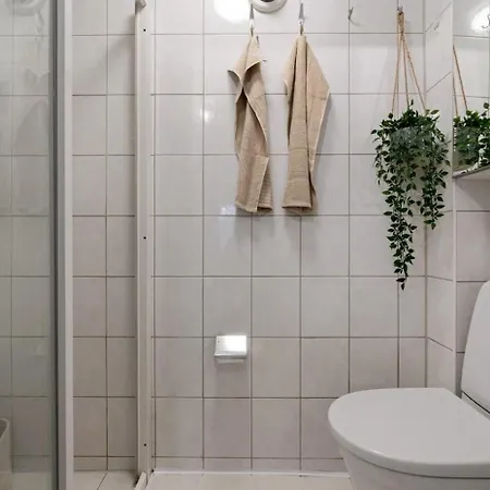 Bo I Bergens Eldste Smau Pa Nostet - Sentralt Og Rolig Lejlighed Bergen