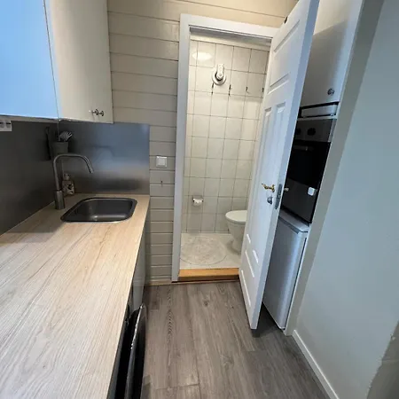 Bo I Bergens Eldste Smau Pa Nostet - Sentralt Og Rolig Lejlighed Bergen